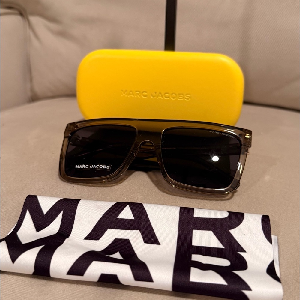 NEW Marc Jacobs Grey Browline Men's Sunglasses